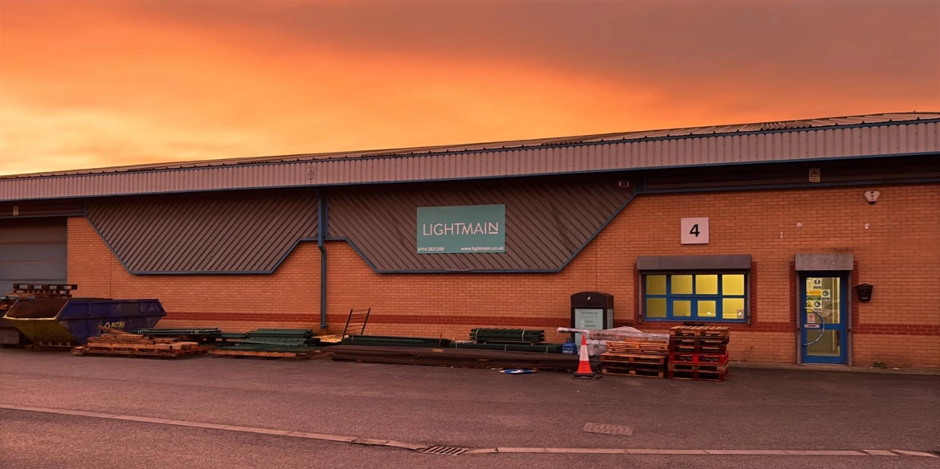 Lightmain-Services-Page-Image-Manufacture-Section